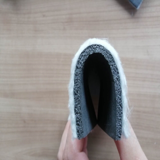 電子交(jiao)聯聚乙(yi)烯墊複(fu)合納米(mǐ)二氧化(hua)矽保溫(wēn)氈