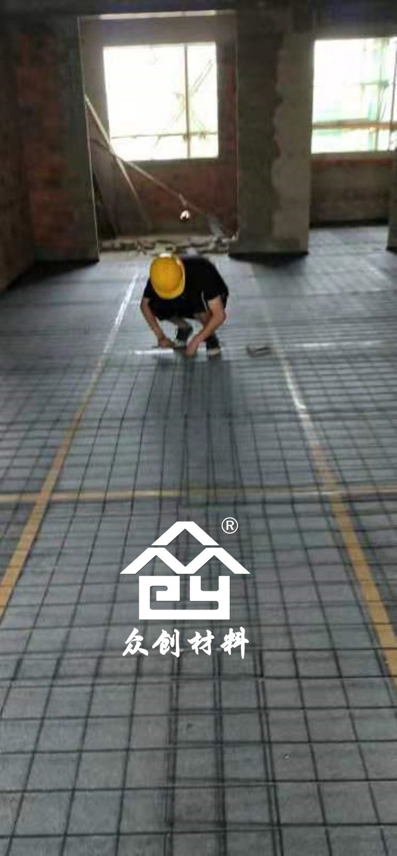 HKS改性聚丙烯保(bǎo)溫隔聲闆現場施(shi)工現場-鋪設鋼絲(sī)網片 HKS改性聚丙烯(xi)保溫隔聲闆現場(chǎng)施工現場-鋪設鋼(gāng)絲網片